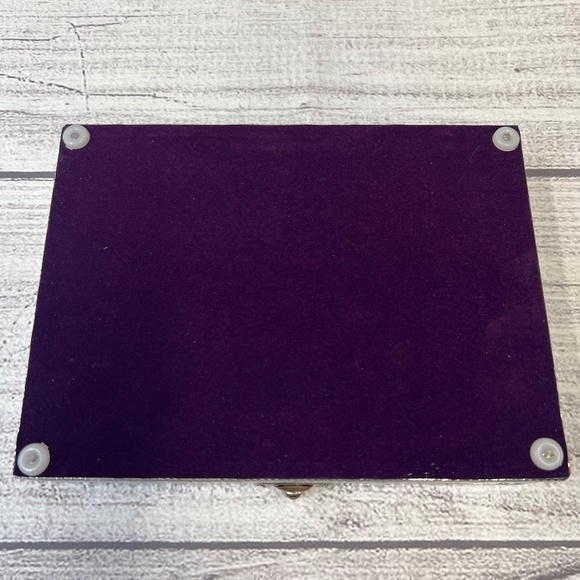 Handcrafted Floral Embossed Ring Box - Picture 12 of 13